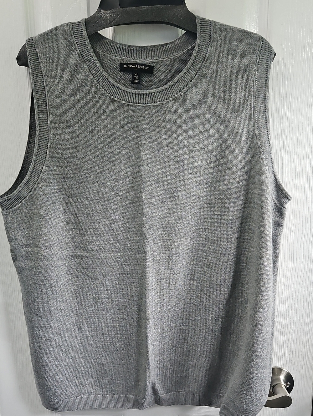 Banana Republic Crew Neck and Sleevless Knit Top Color Gray Size Xl